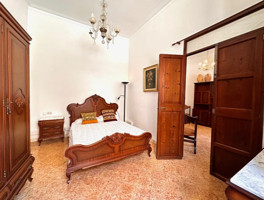 Spacious townhouse with building plot in the centre of Santanyi-11