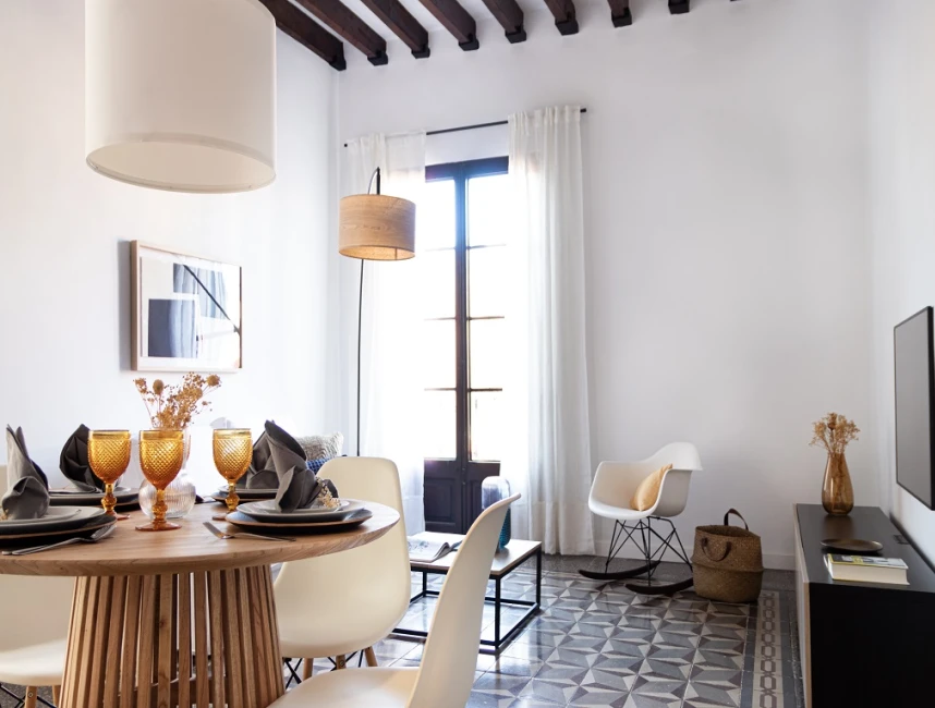 Renovated apartment with character in the enchanting Old Town-Palma-4