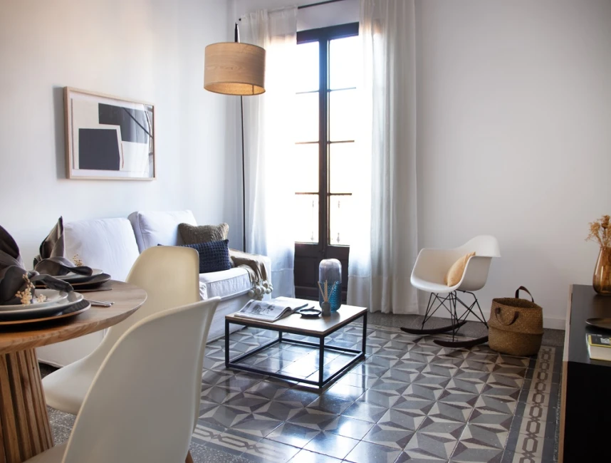 Renovated apartment with character in the enchanting Old Town-Palma-3