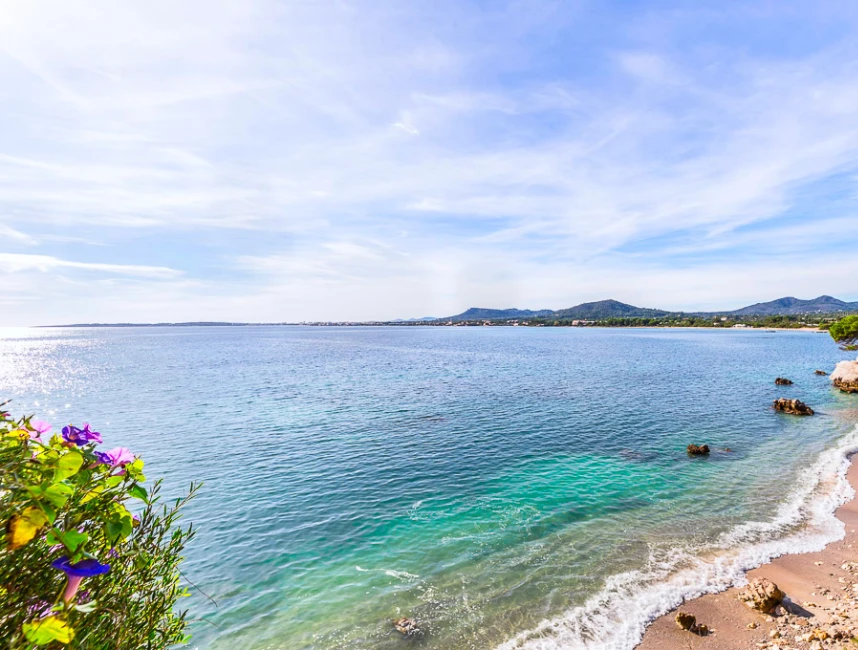 Designer villa with sea views near the beach in Costa de los Pinos-8