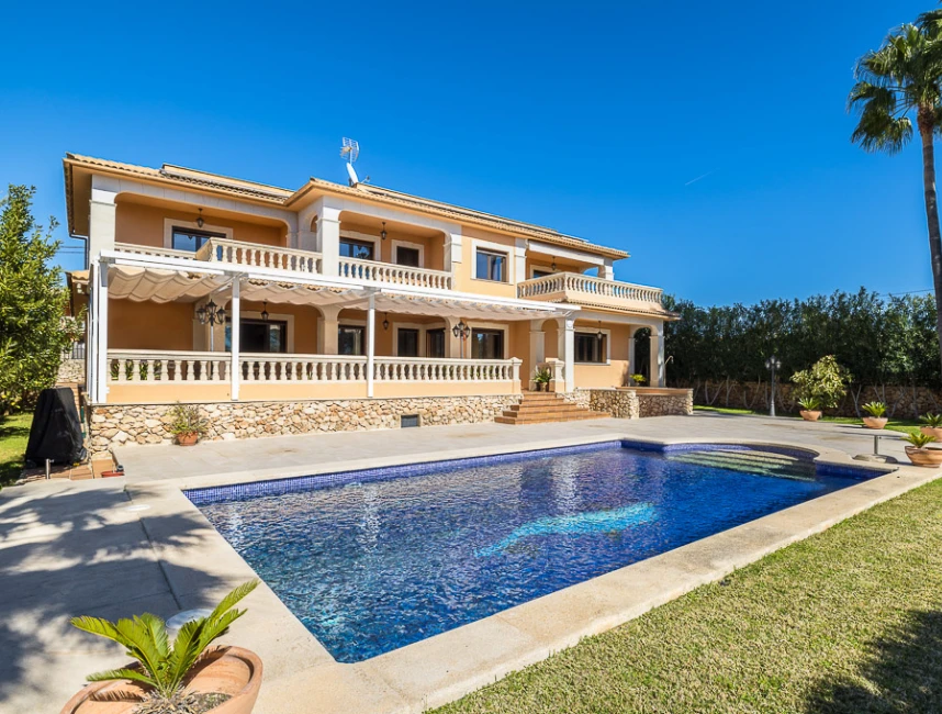 Spacious villa with views of the bay of Palma-1