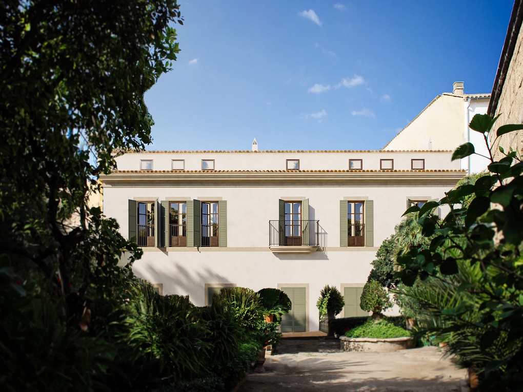 Exquisite living in a restored Renaissance gem in the Old Town of Palma de Mallorca